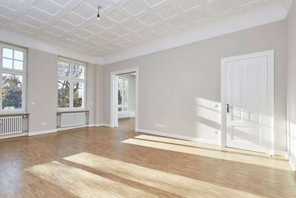 Wohnung zum Mieten in Frankfurt 6.150 € 200 m² 5 zimmer