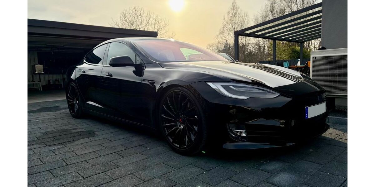 Tesla Model S 43.900 km 32.990 &euro; Fredersdorf 15370