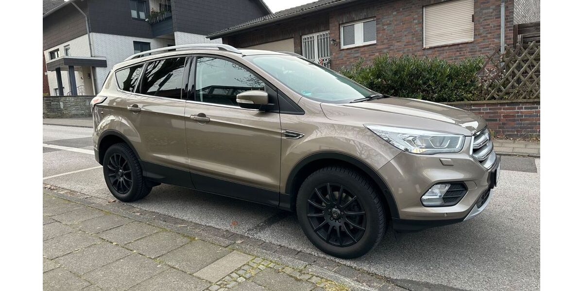 Ford Kuga 78.000 km 12.700 &euro; Frechen 50226