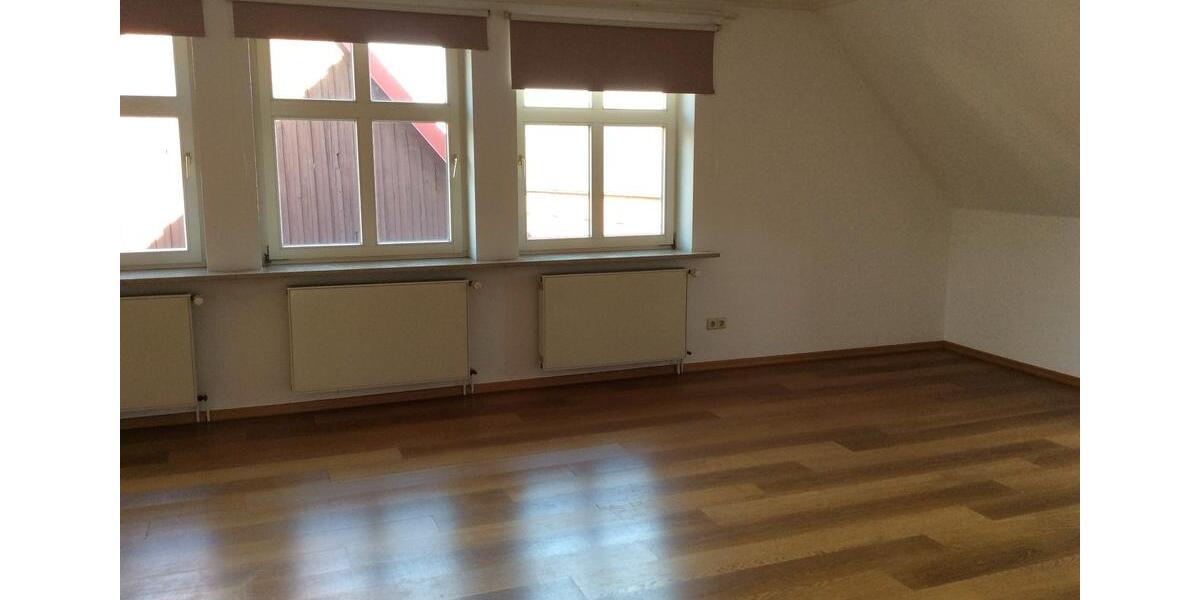 Etagenwohnung Diesdorf - 5 Zimmer, 136 m&sup2;, 690&euro; | Angebot:24487759