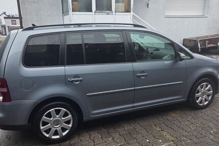 VW Touran 240.000 km 3.990 &euro; Neuhausen 75242