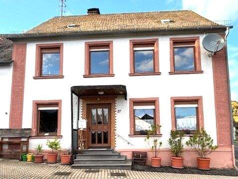Gemütliches Hunsrücker-Bauernhaus mit ca. 1350 m² GrundstückBauland! 5 zimmer