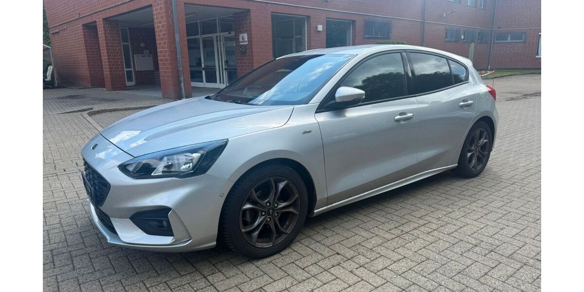 Ford Focus 101.900 km 8.400 &euro; Clausthal-Zellerfeld 38678