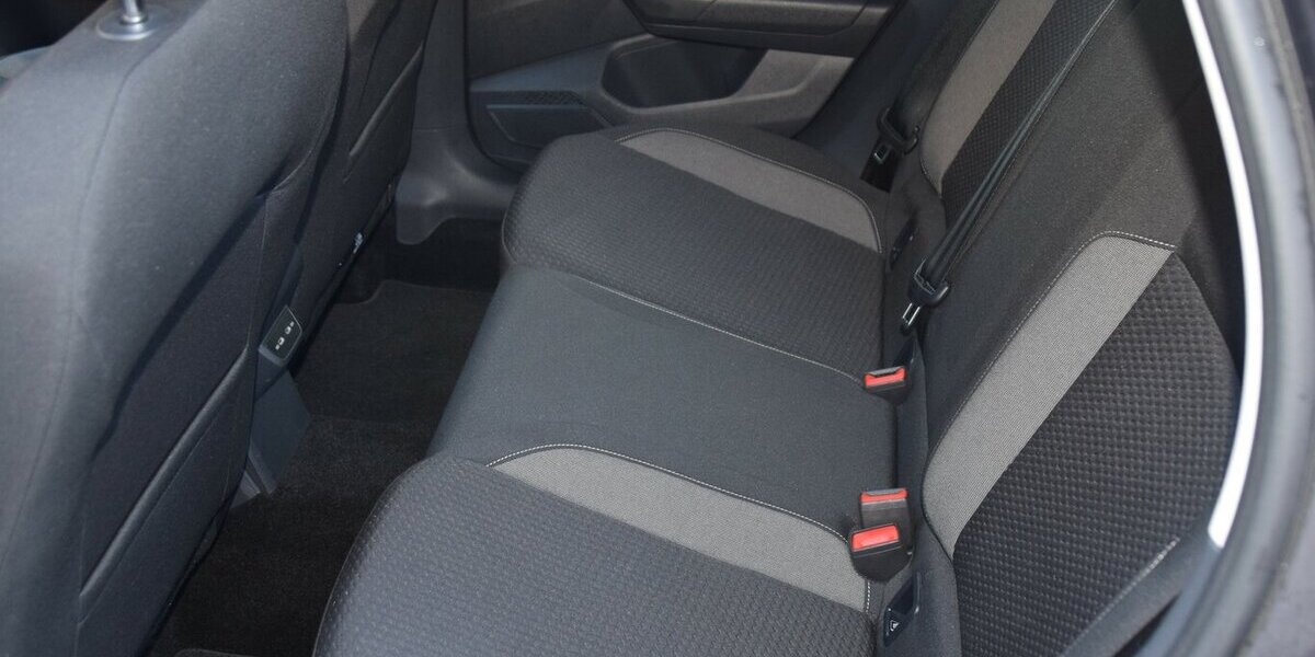 VW Polo Life 1,0 70KW LED*ACC*PDC*App Connect*Alls. 52.976 km 15.980 &euro; Rastede 26160