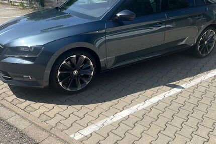 Skoda Superb 110.000 km 22.999 &euro; Hailtingen 88525
