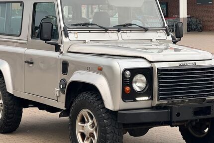 Land Rover Defender 300.000 km 17.990 € Hessisch Oldendorf 31840