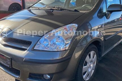 Toyota Corolla Verso 50.000 km 7.970 &euro; Oerlinghausen 33813