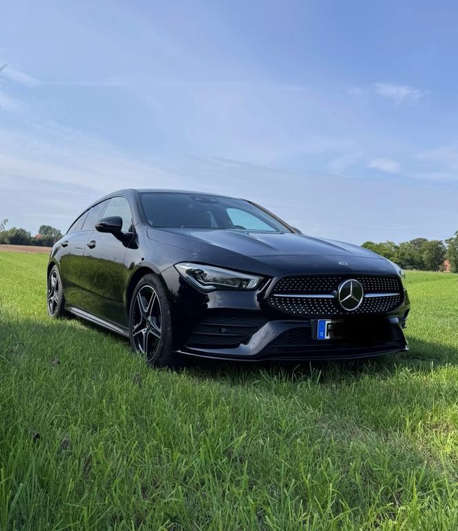 CLA 220 Shooting Brake