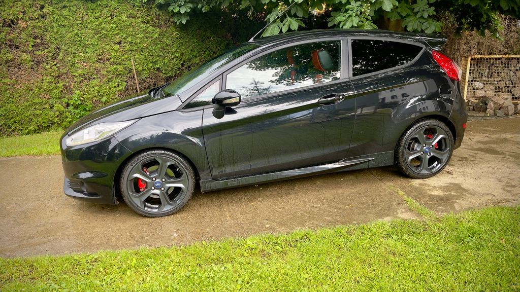 Ford Fiesta 139.200 km 8.990 &euro; Pettstadt 96175