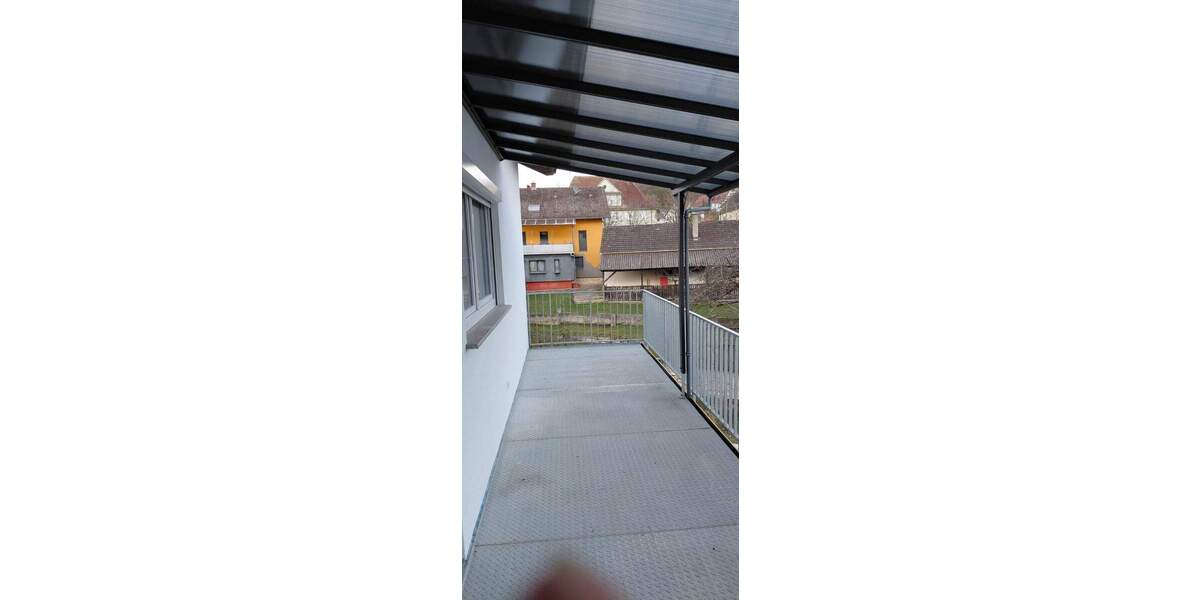 Helle 2 Zimmer DG Wohnung zimmer