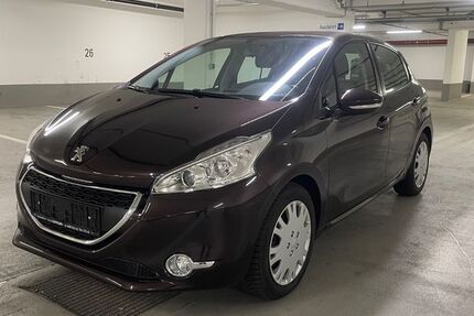Peugeot 208 43.000 km 6.390 € München 81929