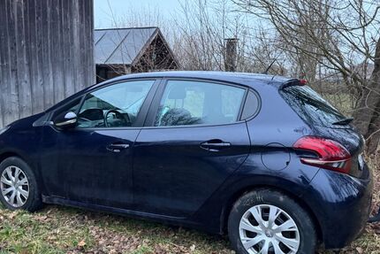 Peugeot 208 54.000 km 7.250 &euro; Germering 82110