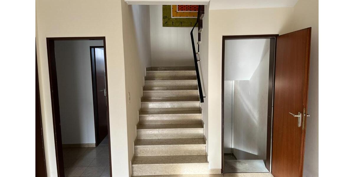 Einfamilienhaus Korbach - 9 Zimmer, 160 m&sup2;, 450.000&euro; | Angebot:25432331