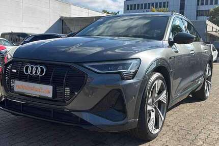 Audi e-tron 26.153 km 41.950 € Hamburg 22047