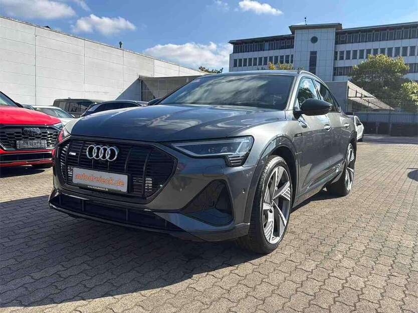 Audi e-tron 26.153 km 41.950 € Hamburg 22047