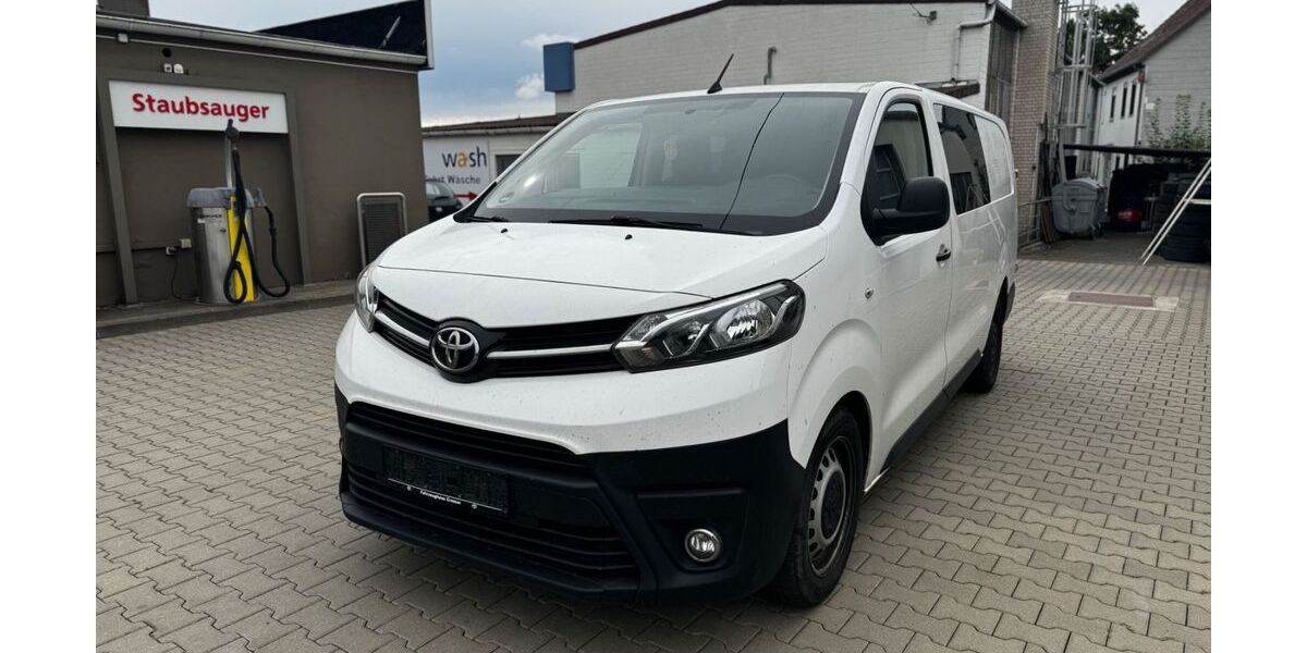 Toyota Proace (Verso) 248.000 km 8.599 &euro; Nörten Hardenberg 37176