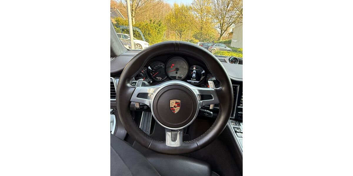 Porsche Panamera 134.000 km 38.900 &euro; Gelsenkirchen 45897