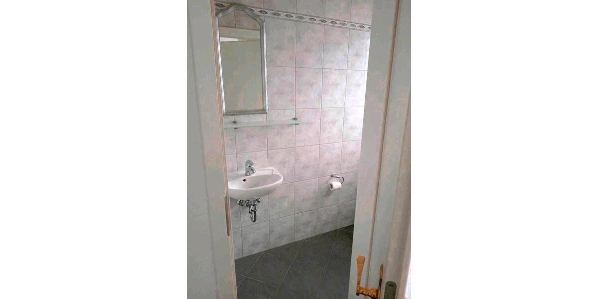 Einfamilienhaus Saarbrücken Neue Bremm - 2 Zimmer, 125 m&sup2;, 1.300&euro; | Angebot:26611097