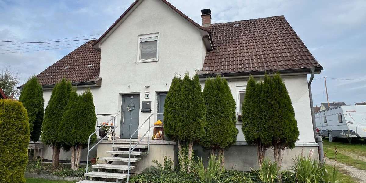 Haus zum Kaufen in Laupheim 275.000 € 130 m² 5 zimmer