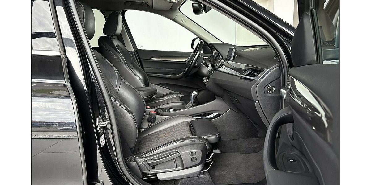 BMW X1 xDrive 20d X-Line Aut. Pano Leder Navi LED 178.000 km 15.999 &euro; Stade 21682