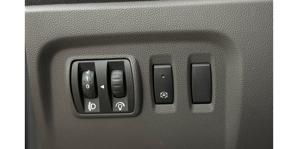 Renault Captur 1.2 TCe Elysee KAMERA/NAVI/SITZHEIZUNG 97.093 km 9.900 &euro; Villingen-Schwenningen 78054