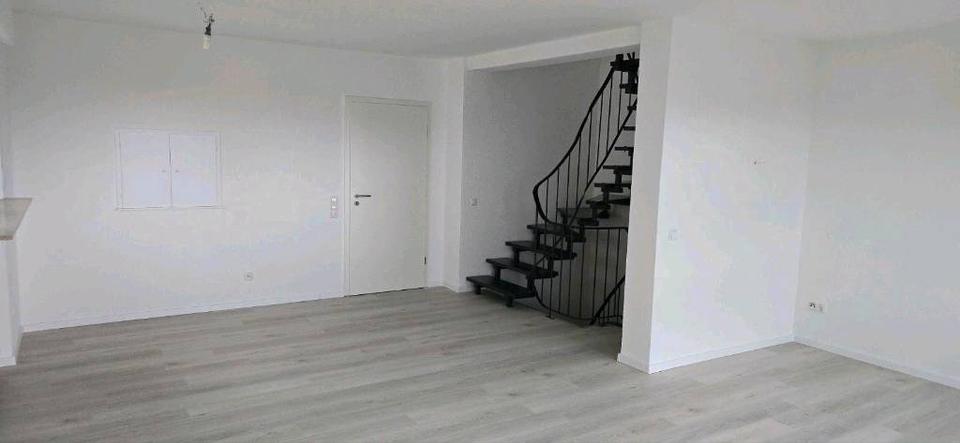 Doppelhaushälfte Lüdenscheid - 5 Zimmer, 135 m&sup2;, 1.479&euro; | Angebot:26234308
