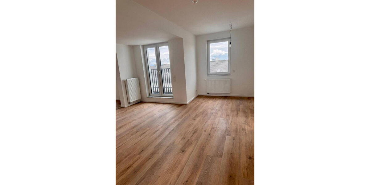Etagenwohnung Offenbach am Main Hafen - 3 Zimmer, 82 m&sup2;, 1.350&euro; | Angebot:26450612