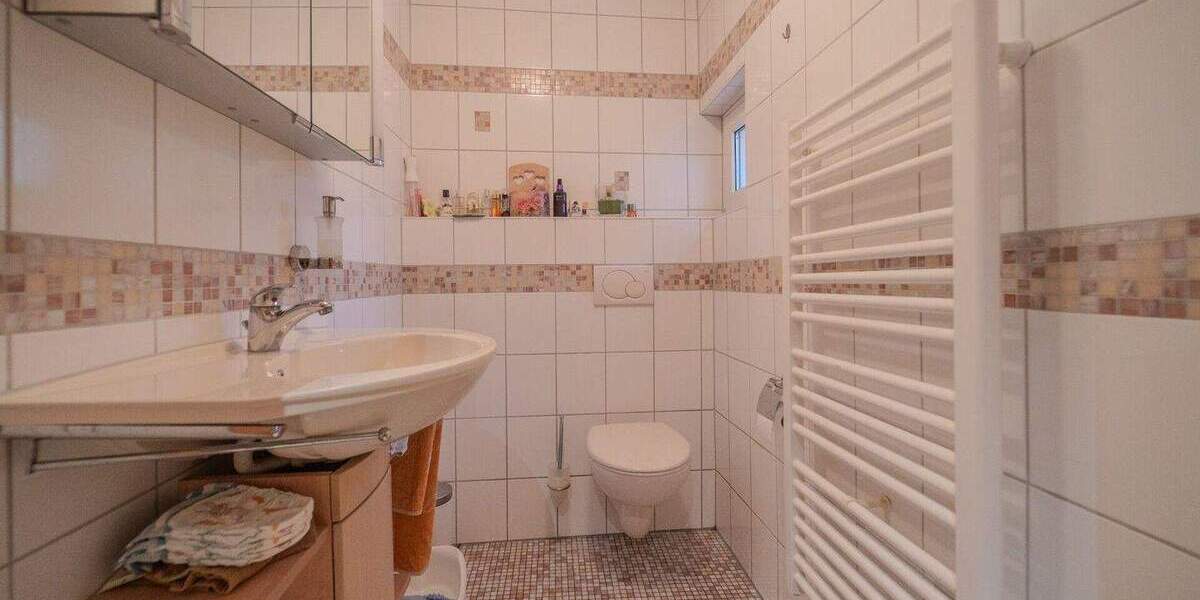 Einfamilienhaus Edingen-Neckarhausen Edingen - 7 Zimmer, 283 m&sup2;, 680.000&euro; | Angebot:24872175