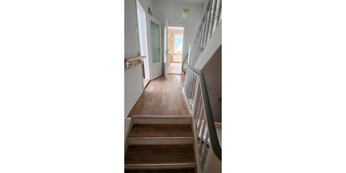 Doppelhaushälfte Neuhaus am Rennweg - 8 Zimmer, 140 m&sup2;, 75.000&euro; | Angebot:25873708