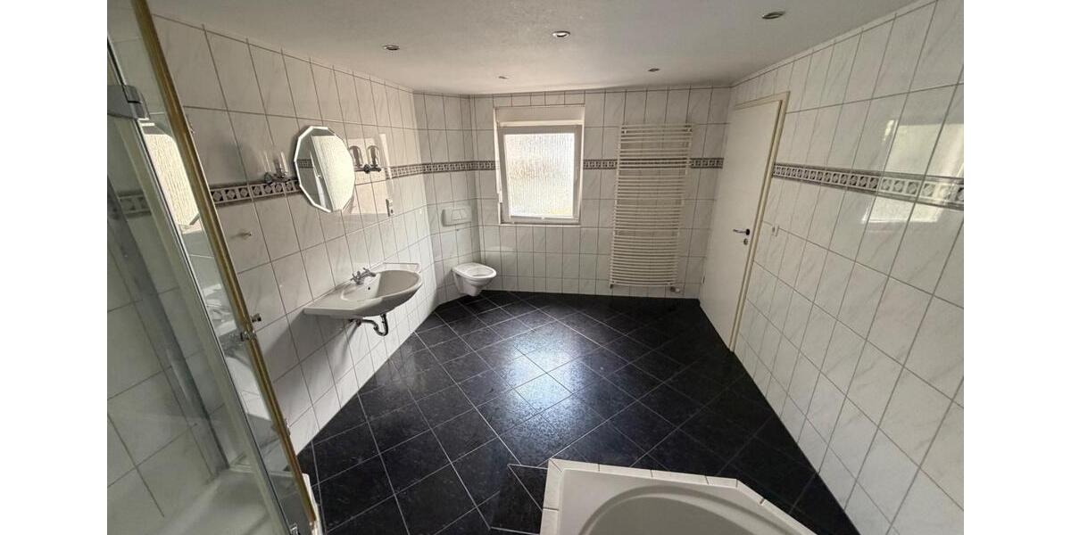 Mehrfamilienhaus, Wohnhaus Quierschied - 5 Zimmer, 184 m&sup2;, 149.000&euro; | Angebot:26982790
