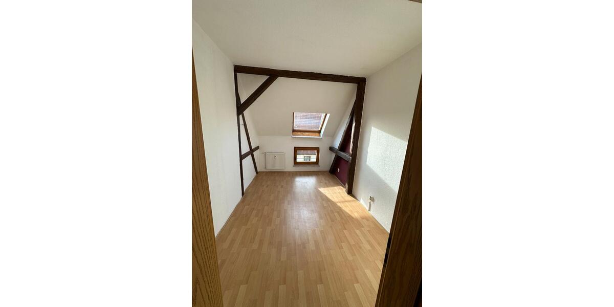 Dachgeschoßwohnung Meuselwitz - 3 Zimmer, 48 m&sup2;, 280&euro; | Angebot:25751005