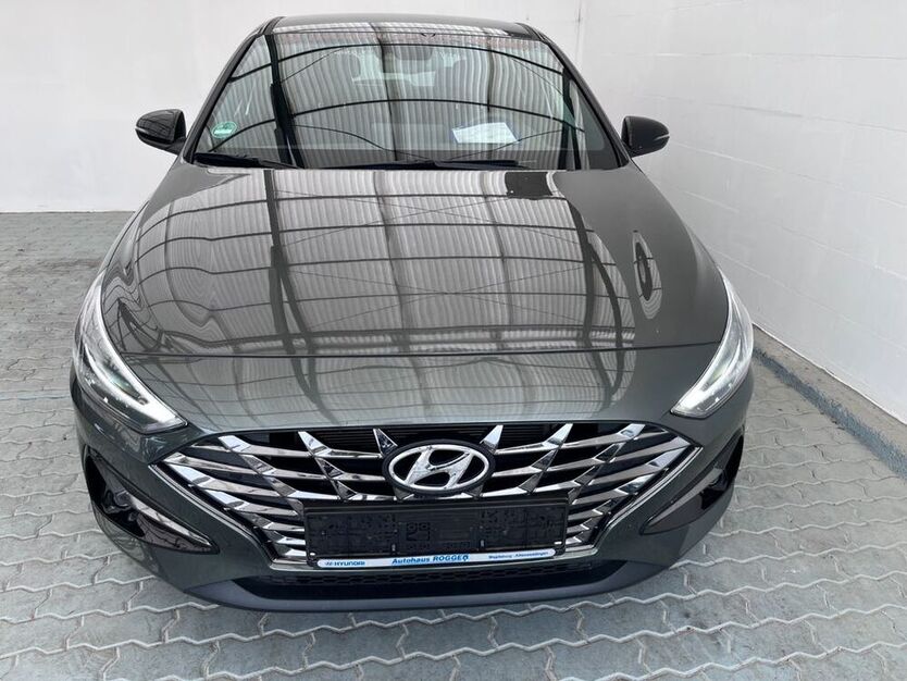 i30