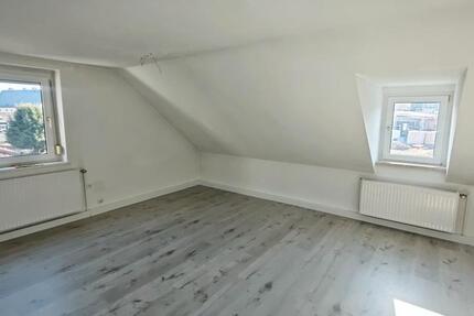 Moderne und helle 3-Zimmer Dachgeschosswohnung zur Miete 3 zimmer