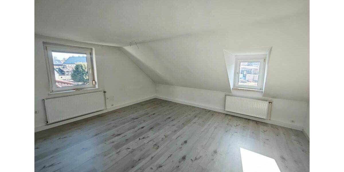 Moderne und helle 3-Zimmer Dachgeschosswohnung zur Miete 3 zimmer