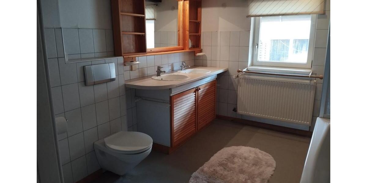 Einfamilienhaus Neuenstein - 3 Zimmer, 100 m&sup2;, 700&euro; | Angebot:27717355