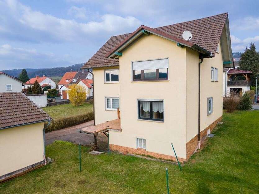 Haus zum Kaufen in Ringgau 168.000 € 220 m²