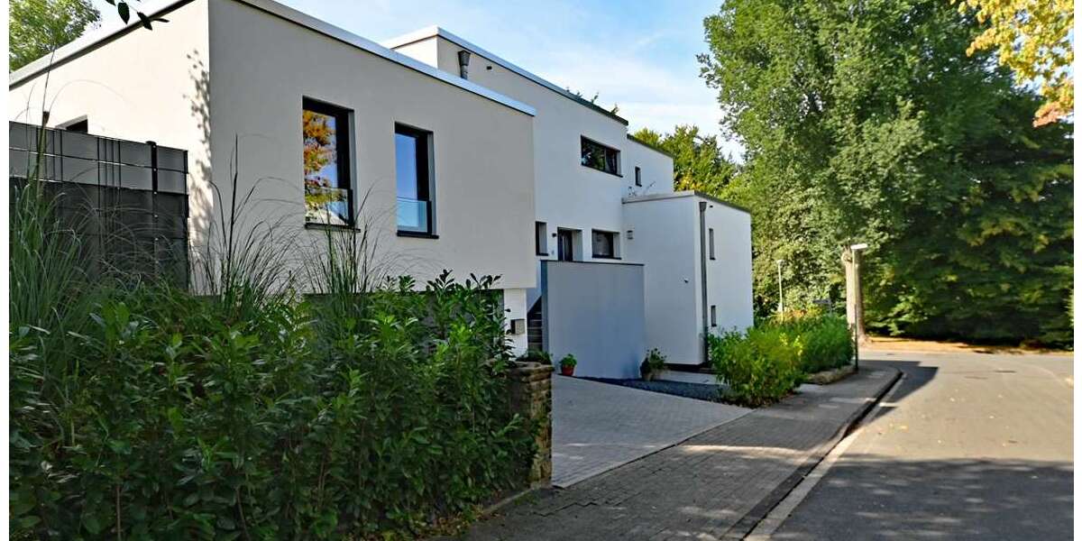 Einfamilienhaus Essen Stadtbezirk IX - 10 Zimmer, 330 m&sup2;, 5.500&euro; | Angebot:25287689