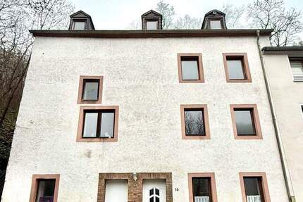 Zweifamilienhaus mit Potential | DG ausbaufähig zur 3. Wohneinheit | Neuerburg | Eifel 1 zimmer