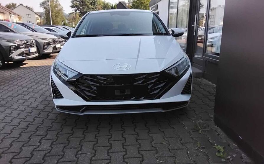 i20
