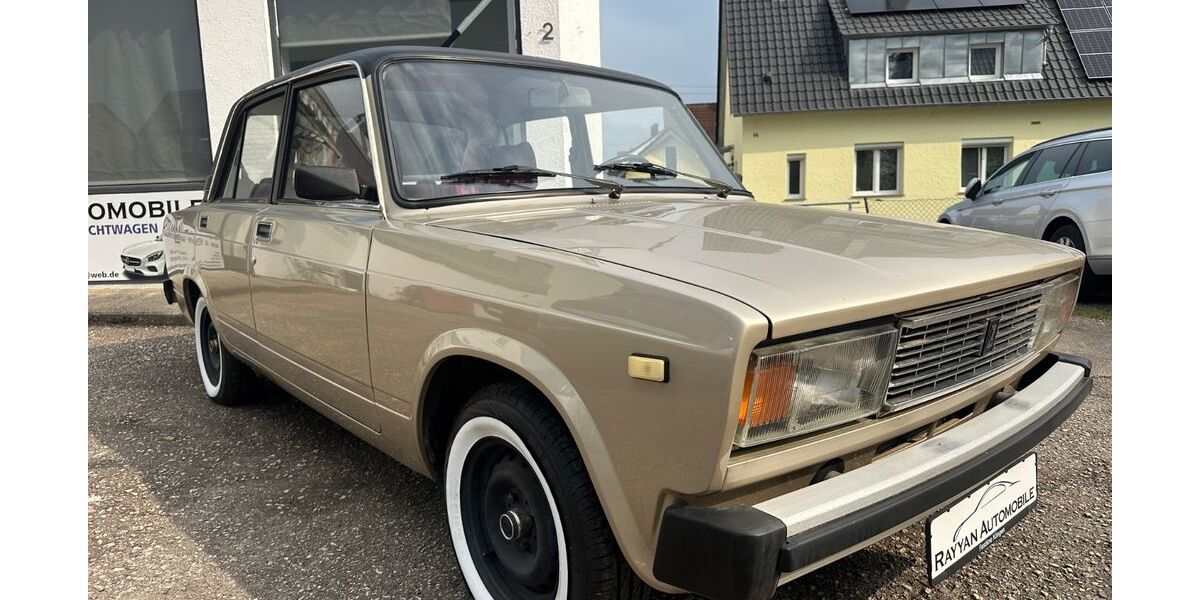 Lada Nova 46.651 km 7.990 &euro; Unterensingen 72669