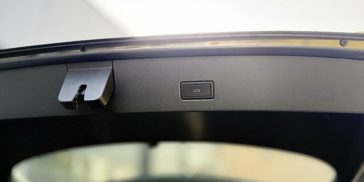 VW T-Roc R line / 4Motion / Keyless Go / PANO 53.000 km 25.250 &euro; Mönchengladbach 41066