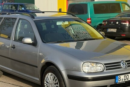 VW Golf V 216.541 km 2.990 &euro; Berlin 10178