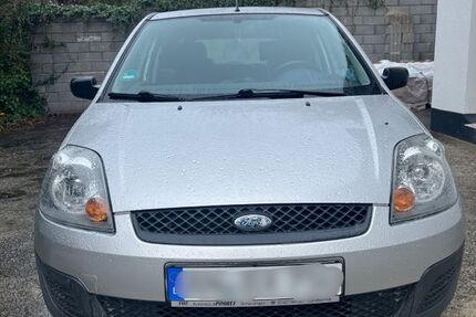 Ford Fiesta 213.312 km 890 &euro; Stein 90547