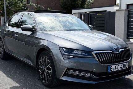 Skoda Superb 190.000 km 19.900 &euro; Berlin 12351
