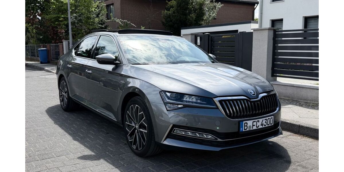 Skoda Superb 190.000 km 19.900 &euro; Berlin 12351
