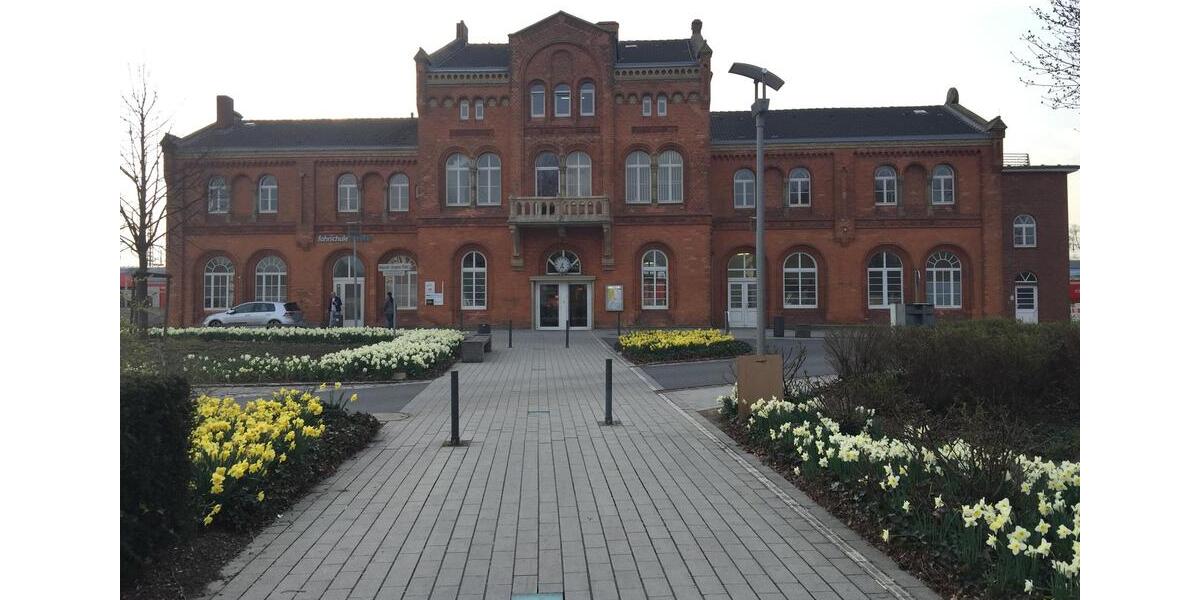 Schicke Büros und Räume im wunderschönen denkmalgeschützten Bahnhof 1A LAGE zimmer