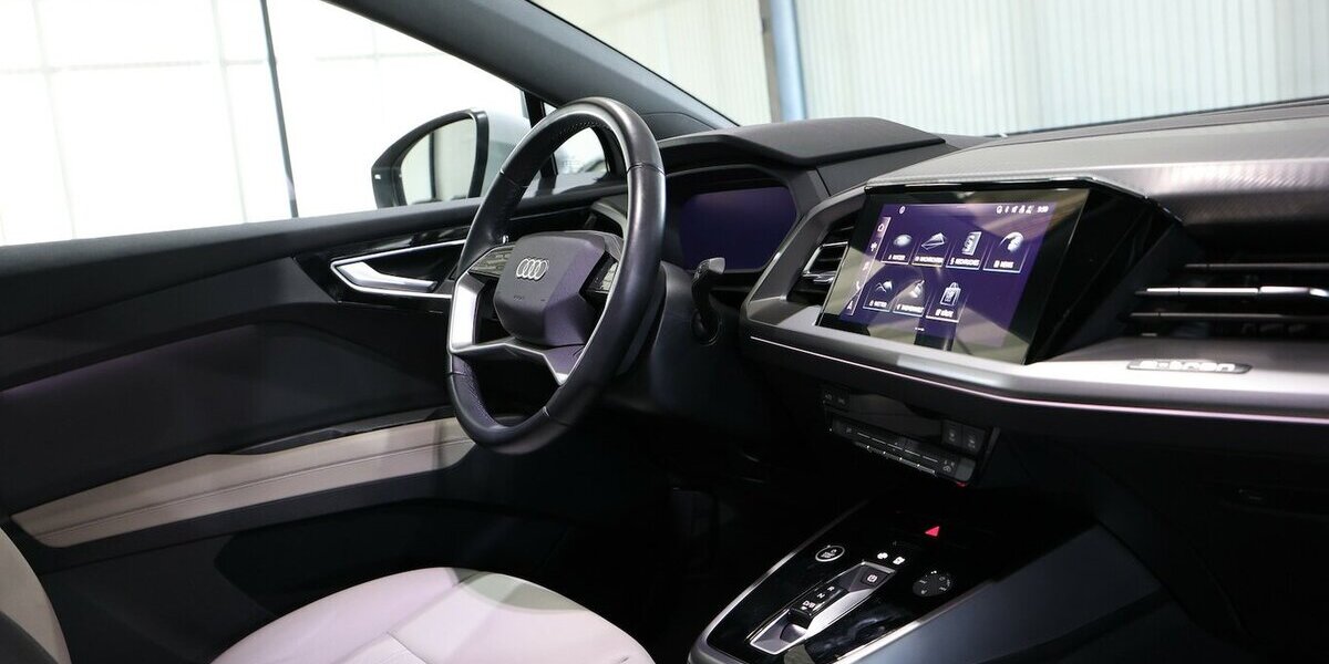 Audi Q4 e-tron 40 WHITE & BLACK & BEIGE / VC+HEAD-UP 50.000 km 27.994 &euro; Hamm 59077