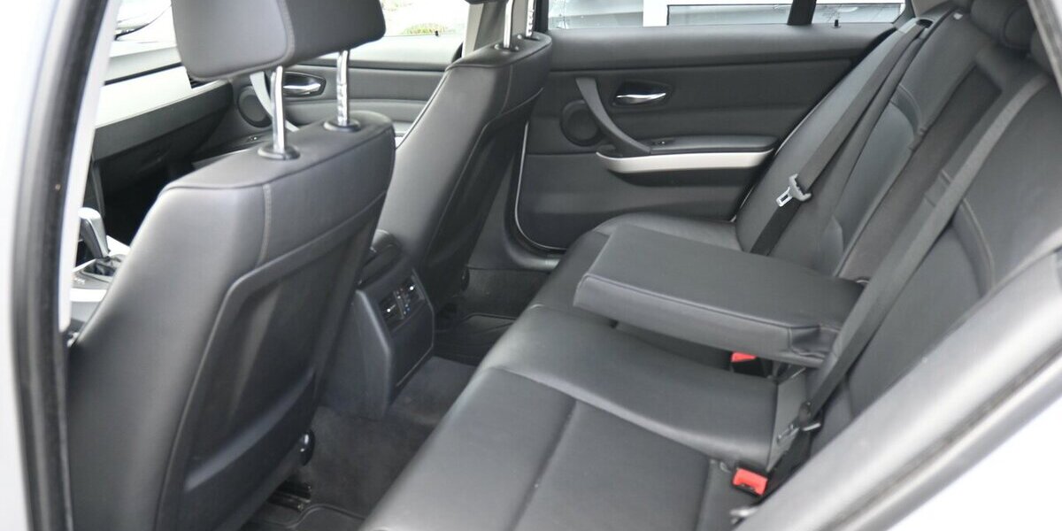 BMW 320 dAut tour Klimaaut Pano Navi Leder PDC 17Alu 240.000 km 6.400 &euro; Seevetal - Hittfeld 21218