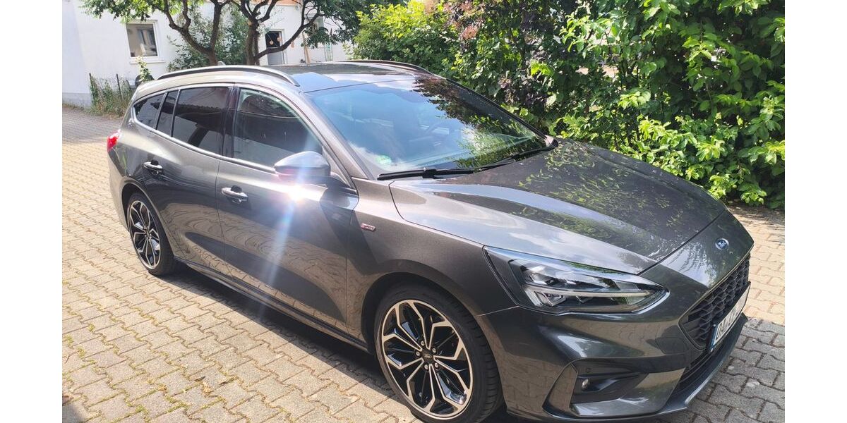 Ford Focus 92.000 km 14.199 &euro; Durach 87471