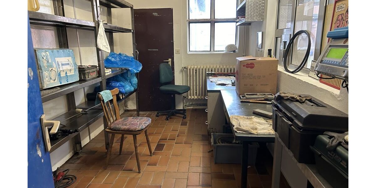Im Herzen von Nienburg: Interessante Gewerbeeinheit in TOP Lage mit Ladenlokal, Wohnung und Halle - Gewerbeobjekt Nienburg (Weser) | Angebot:26489508